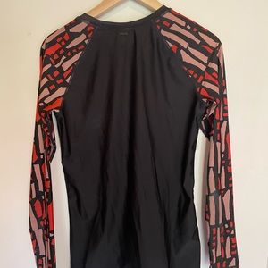Volcom rash guard women L